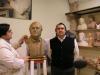 Modelando el busto de Jos� de la Tomasa